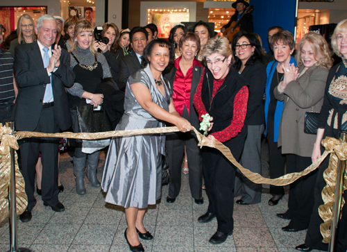 Lynnette Sawyer at ribbon cutting ceremony for the new  Hispanic Museum of Nevada.